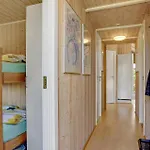 3 Bedroom Beautiful In Holiday home