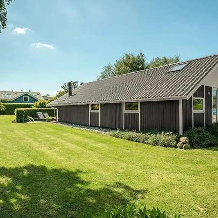 Сasa de vacaciones 3 Bedroom Beautiful In Hejls