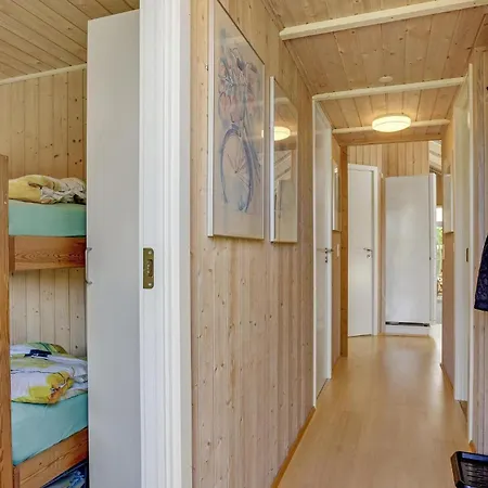 3 Bedroom Beautiful In Сasa de vacaciones
