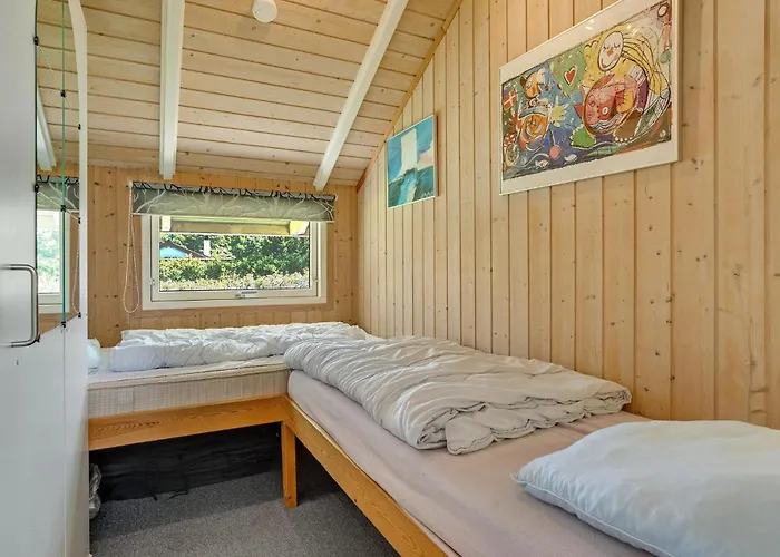 3 Bedroom Beautiful In 別荘 Hejls